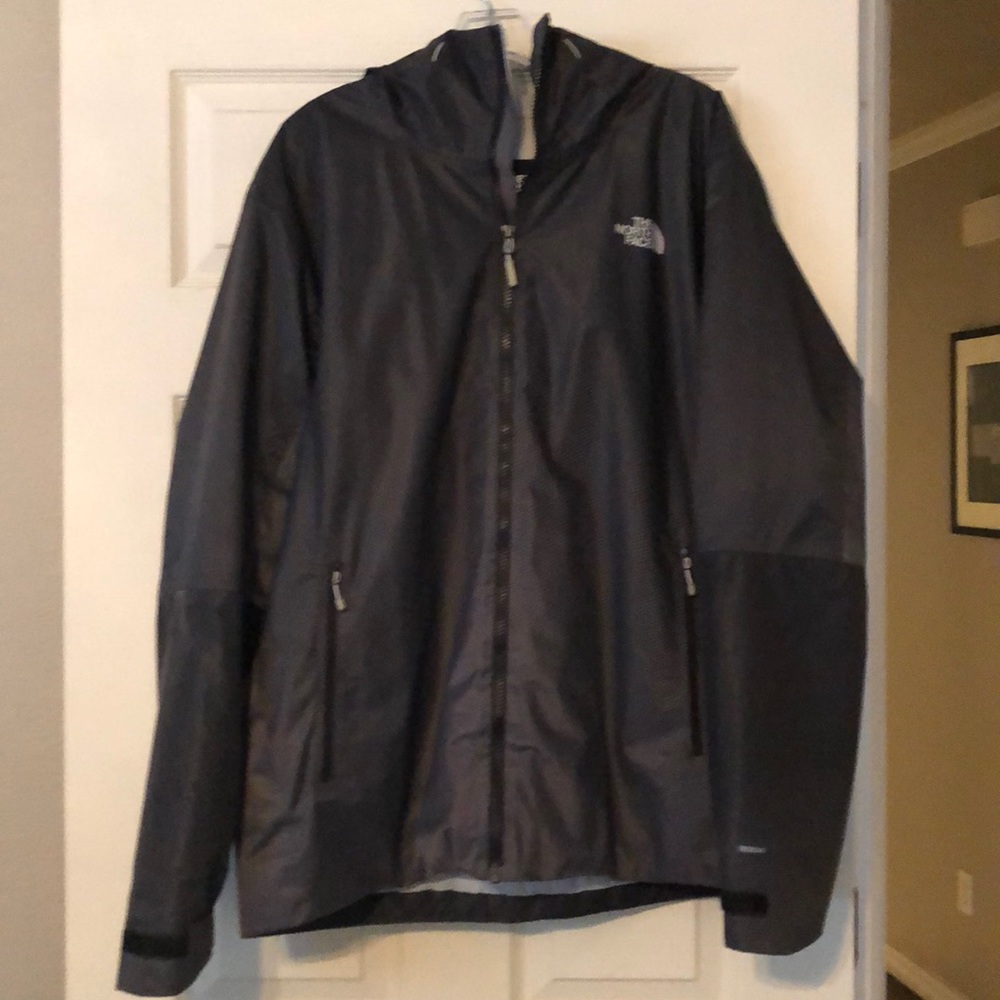 North Face MEN’S FUSEFORM™ DOT MATRIX JACKET